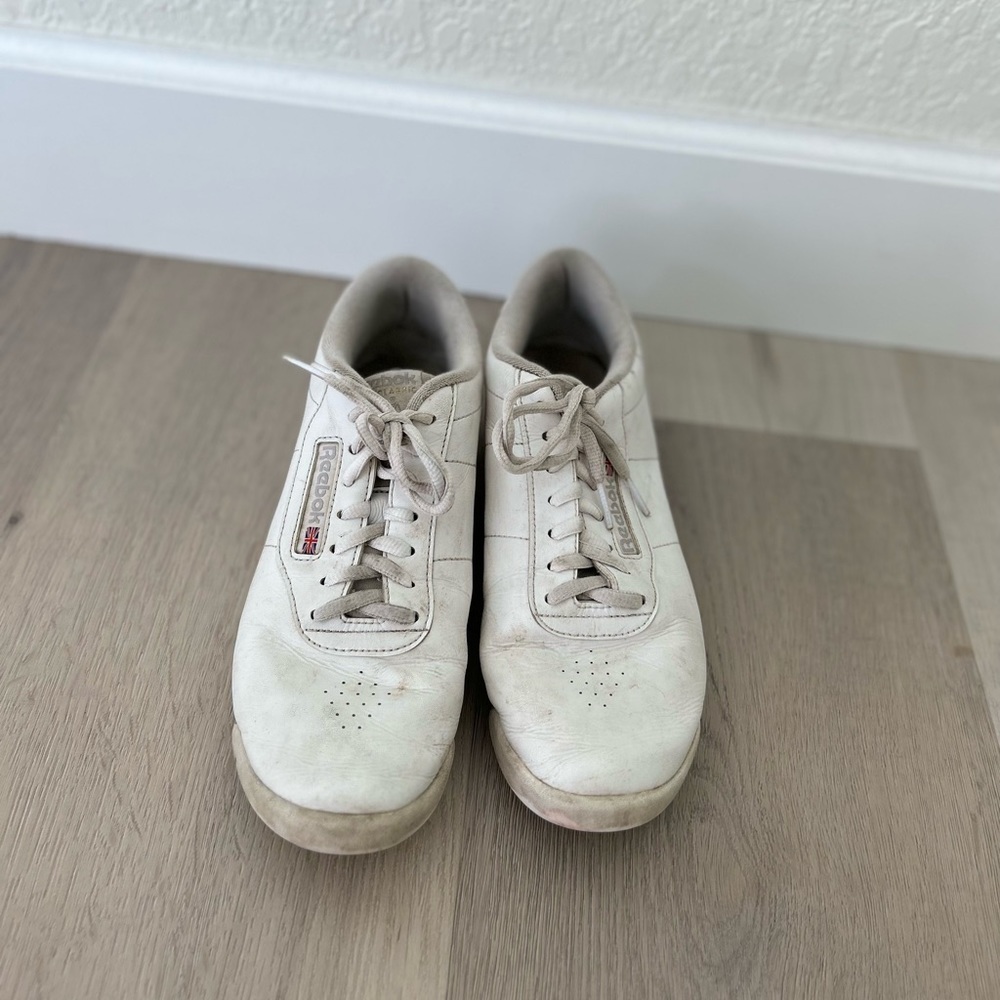 Reebok tennis shoes